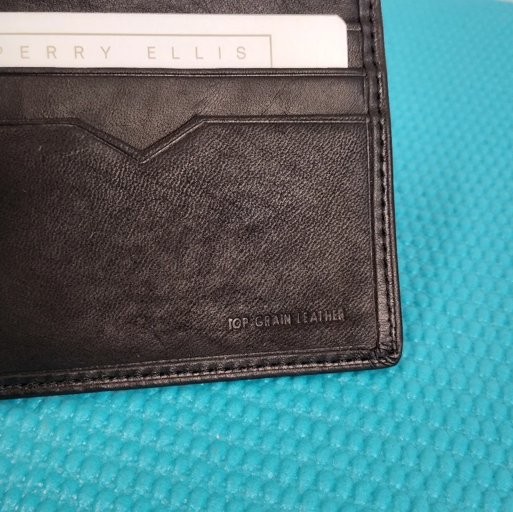 NEW Perry Ellis Men's Leather Bi-fold Wallet - Black